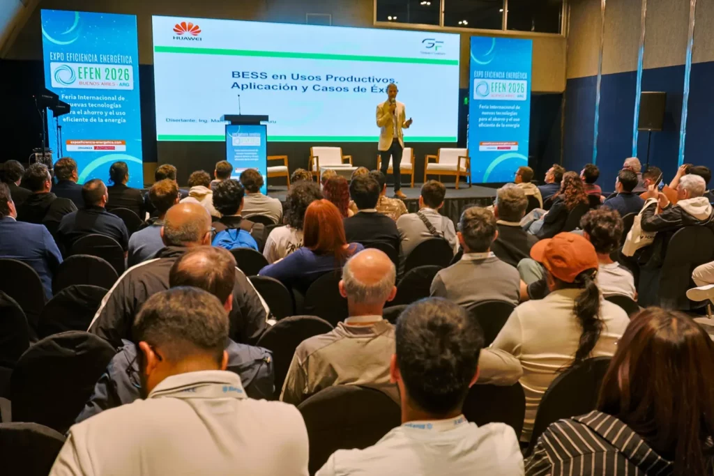Auditorio lleno en la conferencia sobre BESS en usos productivos